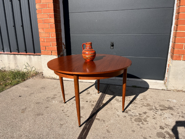 Picture of Scandinavian round extendable dining table