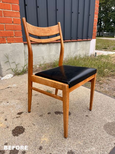 Picture of Complete restoration of a set of four chairs