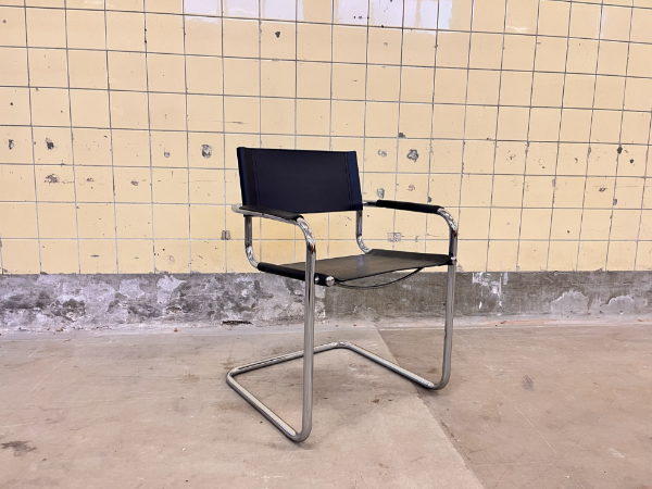 Picture of Tubular steel chair