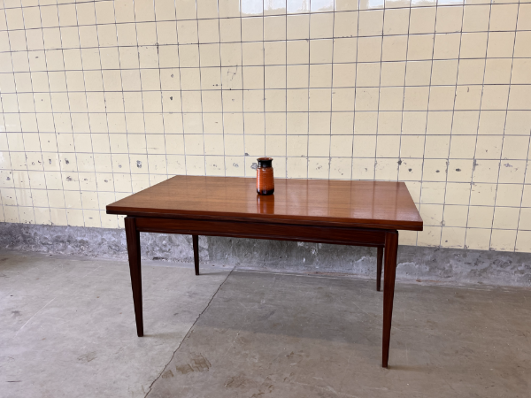 Picture of Extendable Dining Table