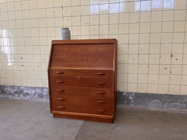 Picture of Secretary by Dyrlund